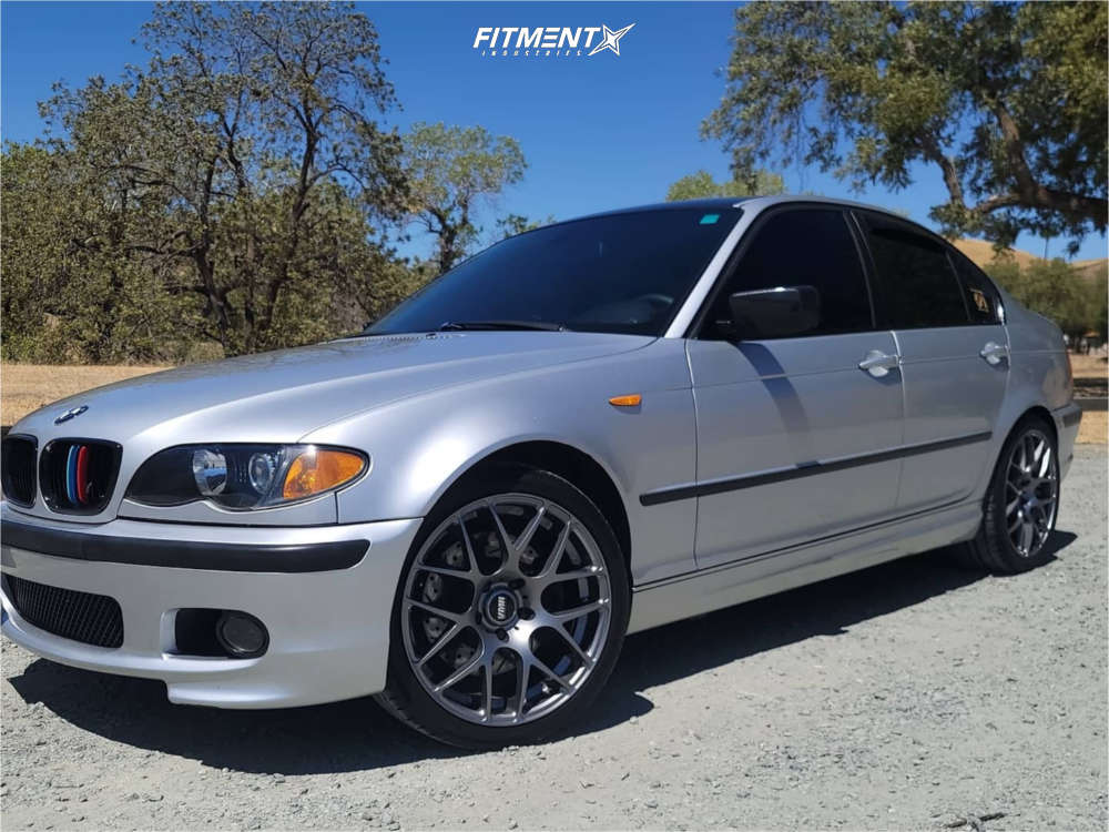 2004 BMW 330i Base with 18x8.5 VMR V710 and Hankook 225x35 on Stock