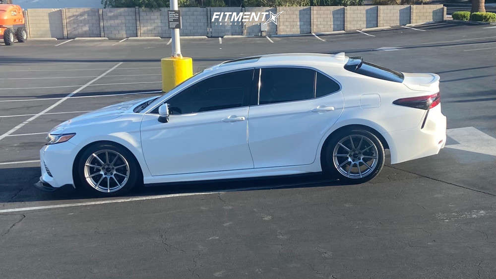 2020 Toyota Camry SE with 18x9.5 Enkei Ts10 and Hankook 255x40 on