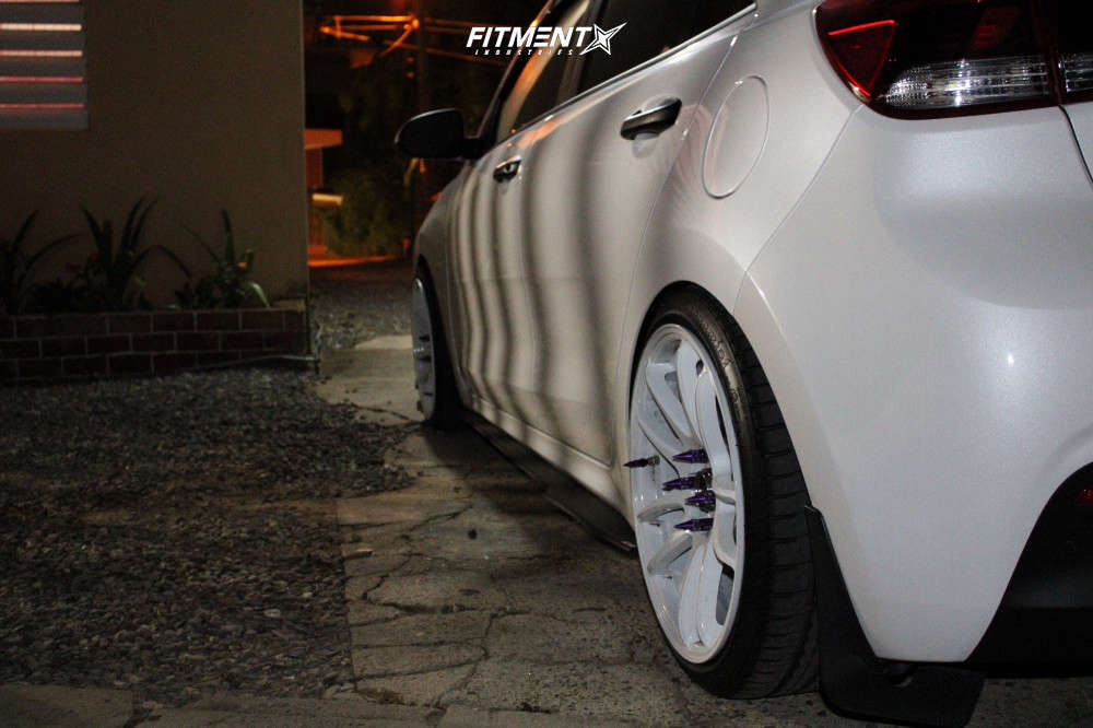 2018 Kia Rio LX with 17x8 JNC Jnc012 and Achilles 195x40 on