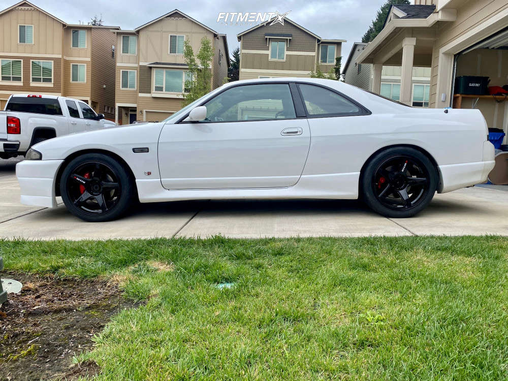 1995 Nissan Skyline GTS25T with 18x8.5 XXR 575 and Federal 235x40