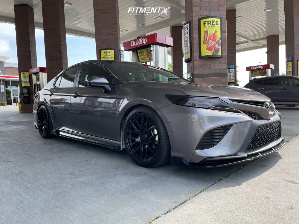 2019 Toyota Camry SE with 19x8.75 XXR 530 and Continental 235x40 on ...