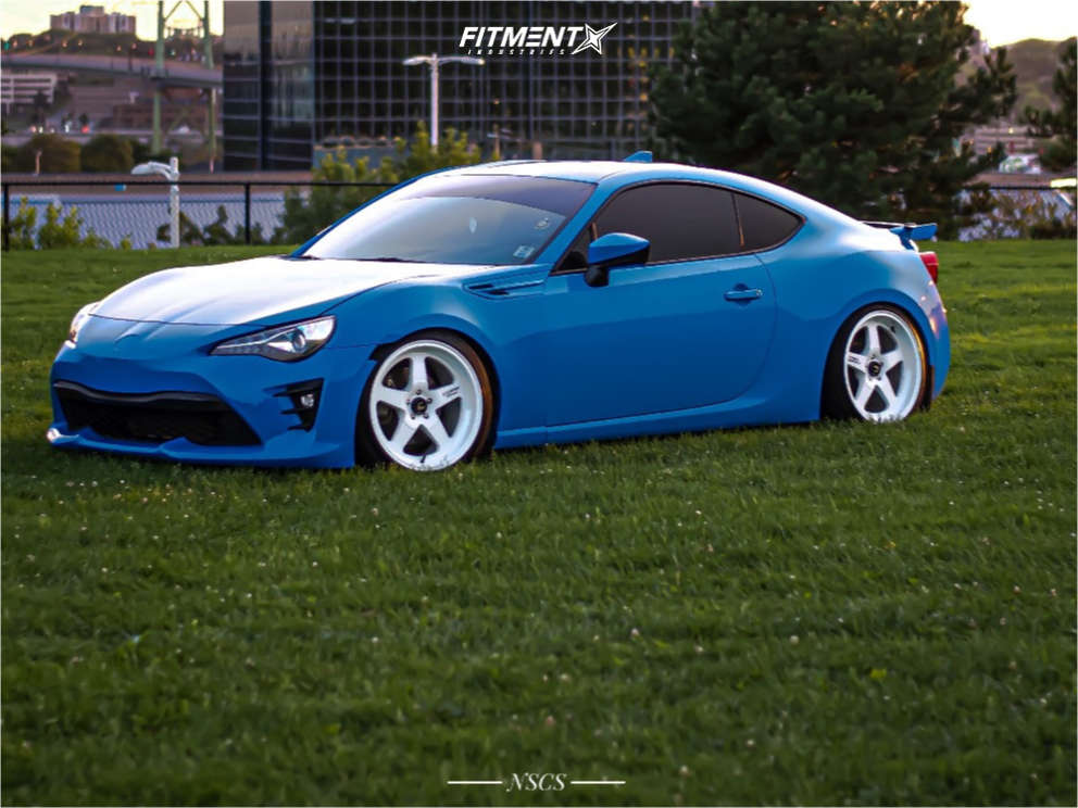 2019 Toyota 86 GT with 18x9 Cosmis Racing Xt-005r and Antares