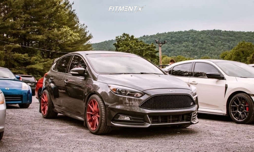 2015 Ford Focus ST with 18x8.5 XXR 567 and Toyo Tires 245x40 on