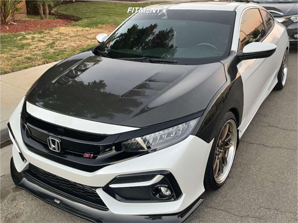 2020 Honda Civic Si with 18x8.5 Aodhan Ds02 and Michelin 225x40 on