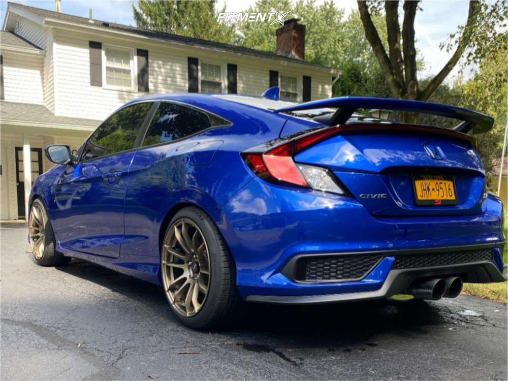 2019 Honda Civic Si with 18x9.5 AVID1 AV20 and Continental 235x40