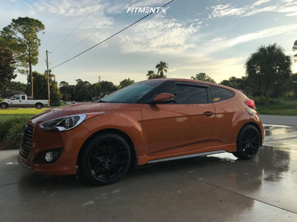 2015 Hyundai Veloster Turbo RSpec with 18x8.5 Enkei Tsrx and