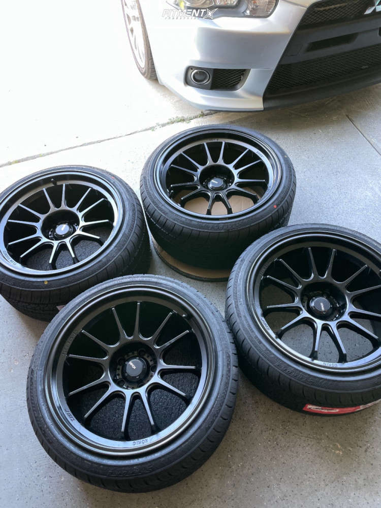 2008 Mitsubishi Lancer Evolution GSR with 18x10.5 Konig Hypergram and