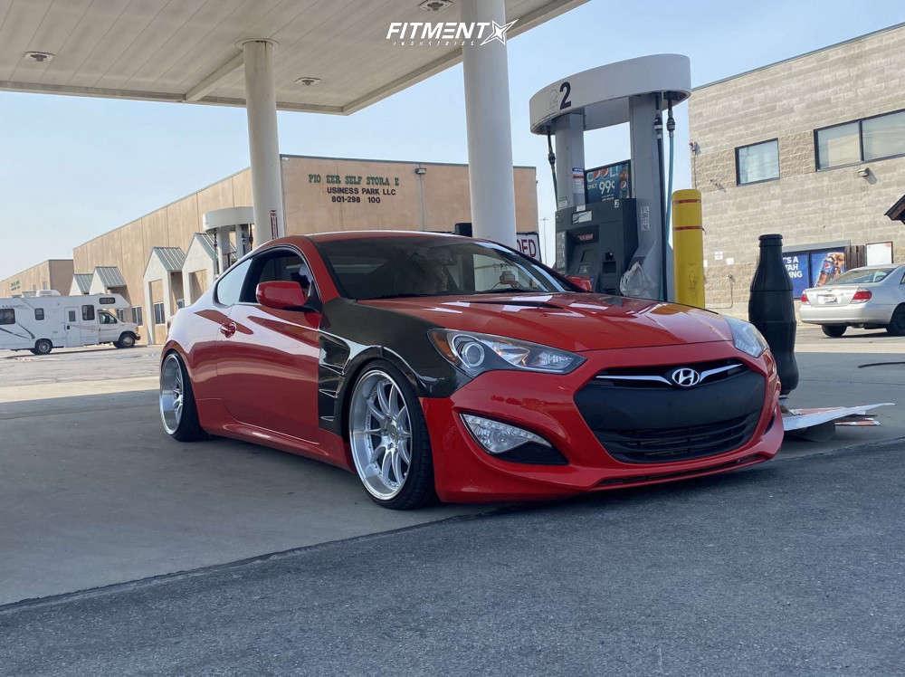 2014 Hyundai Genesis Coupe 2.0T Premium with 19x9.5 Aodhan Ds07