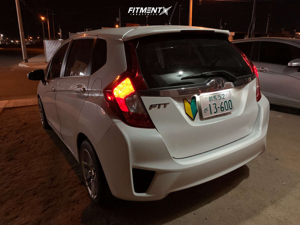 2015 Honda Fit EX with 15x7.5 Versus VS10 and Nexen 185x55 on