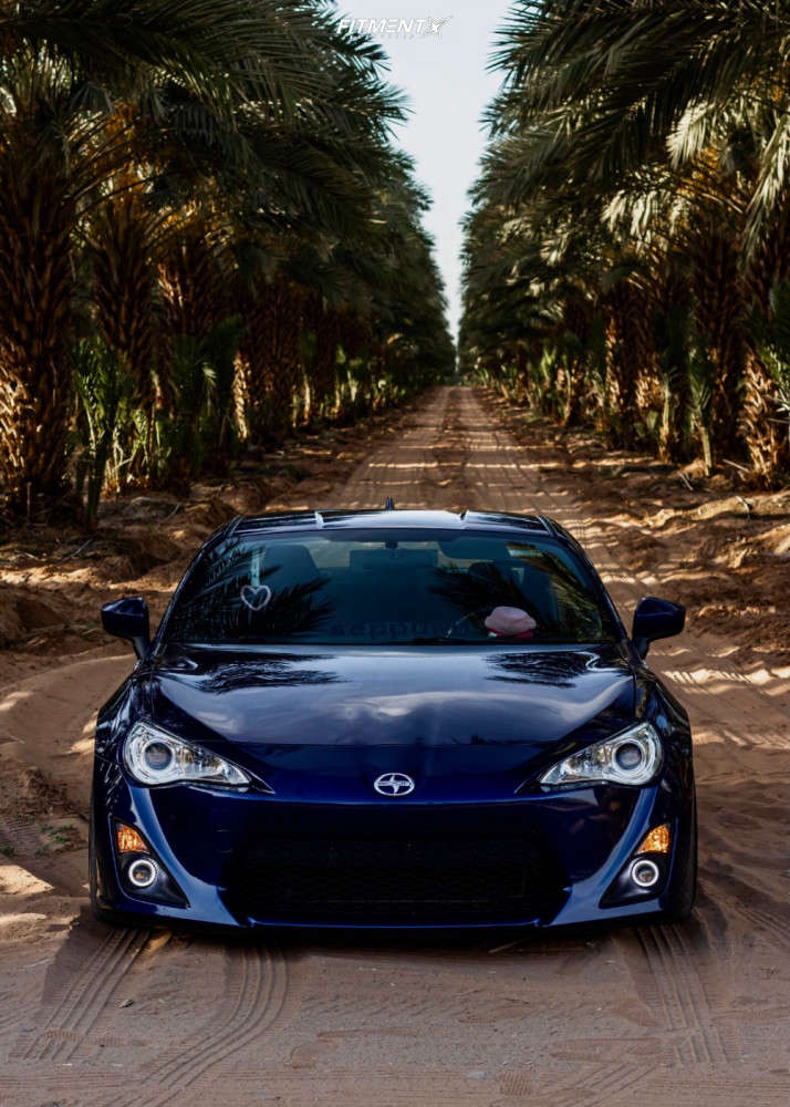 FRS【即購入可】になります。 2016 Scion FR-S Base with 17x9 Kansei Knp and Achilles 215x45 on