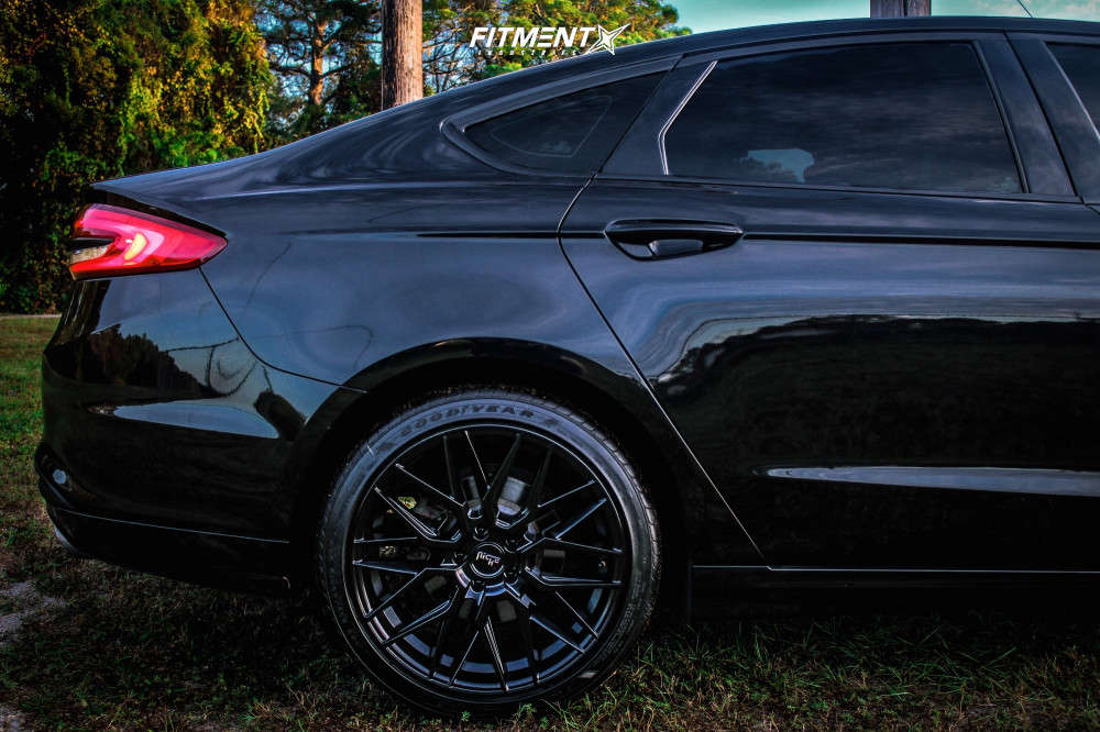 2017 Ford Fusion Se Tire Size