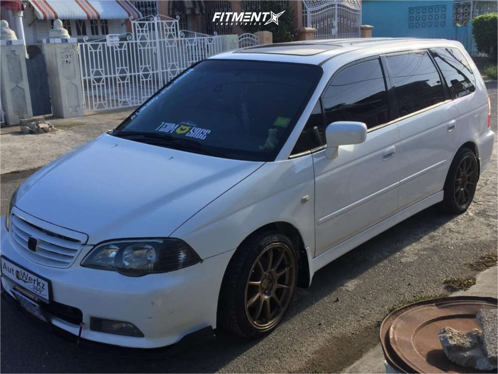 2001 Honda Odyssey LX with 18x8.5 Volk Ze40 and Nankang 225x45 on
