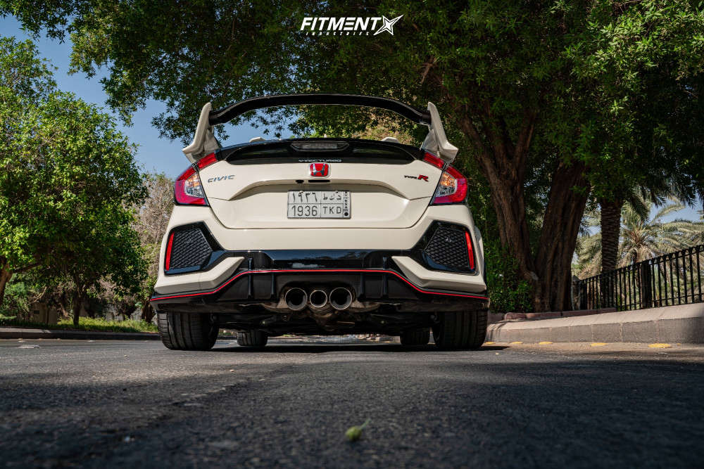 2018 Honda Civic Type R with 18x9.5 Superspeed Rf03rr and Hankook ...