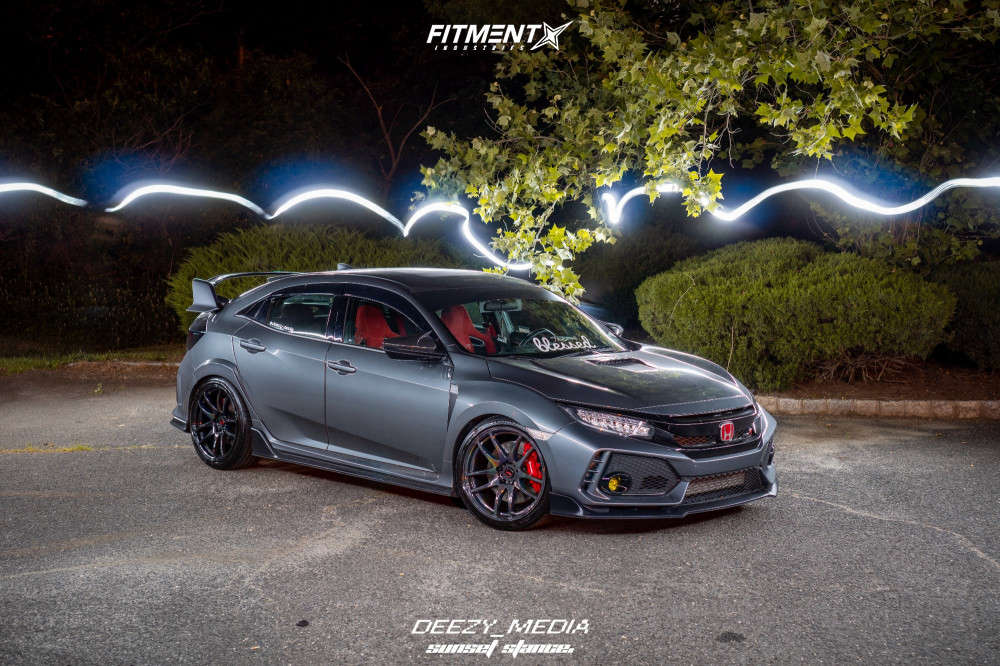 2019 Honda Civic Type R with 19x9.5 ESR Sr08 and Michelin 255x35 on ...