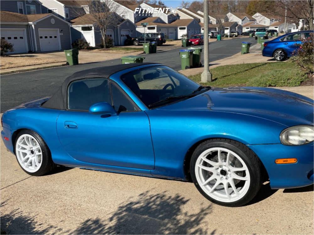 2005 Mazda Miata Base with 16x8.25 JNC Jnc030 and Nitto 205x40 on