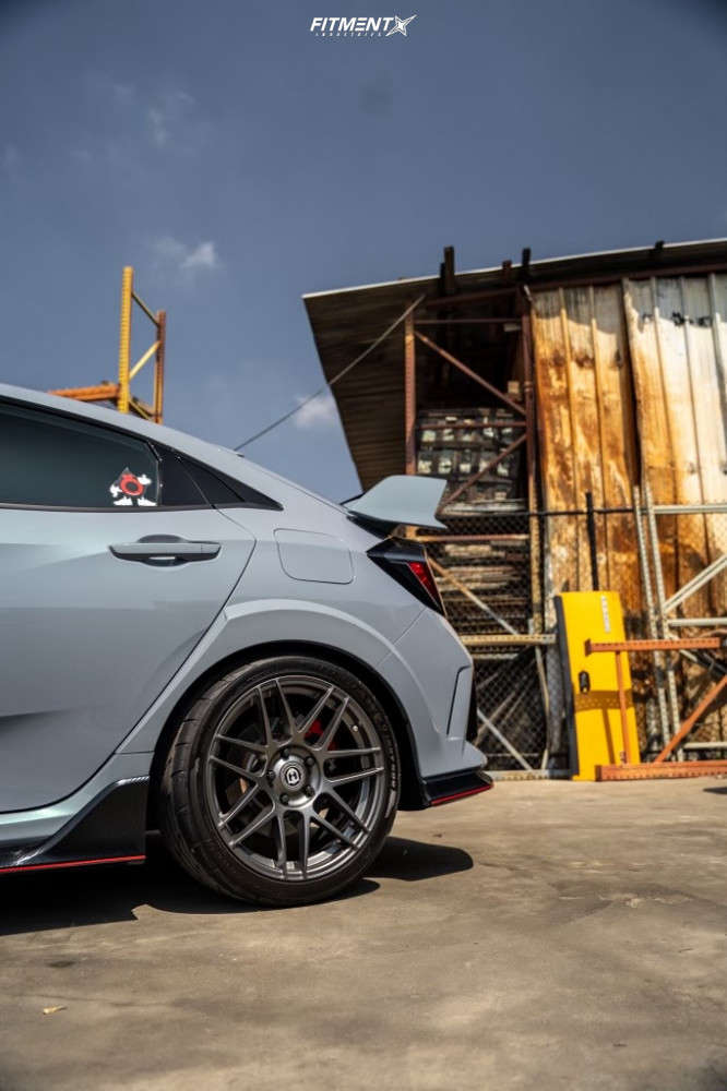 2019 Honda Civic Type R with 18x8.5 Curva Cff300 and Firestone 255x35 ...