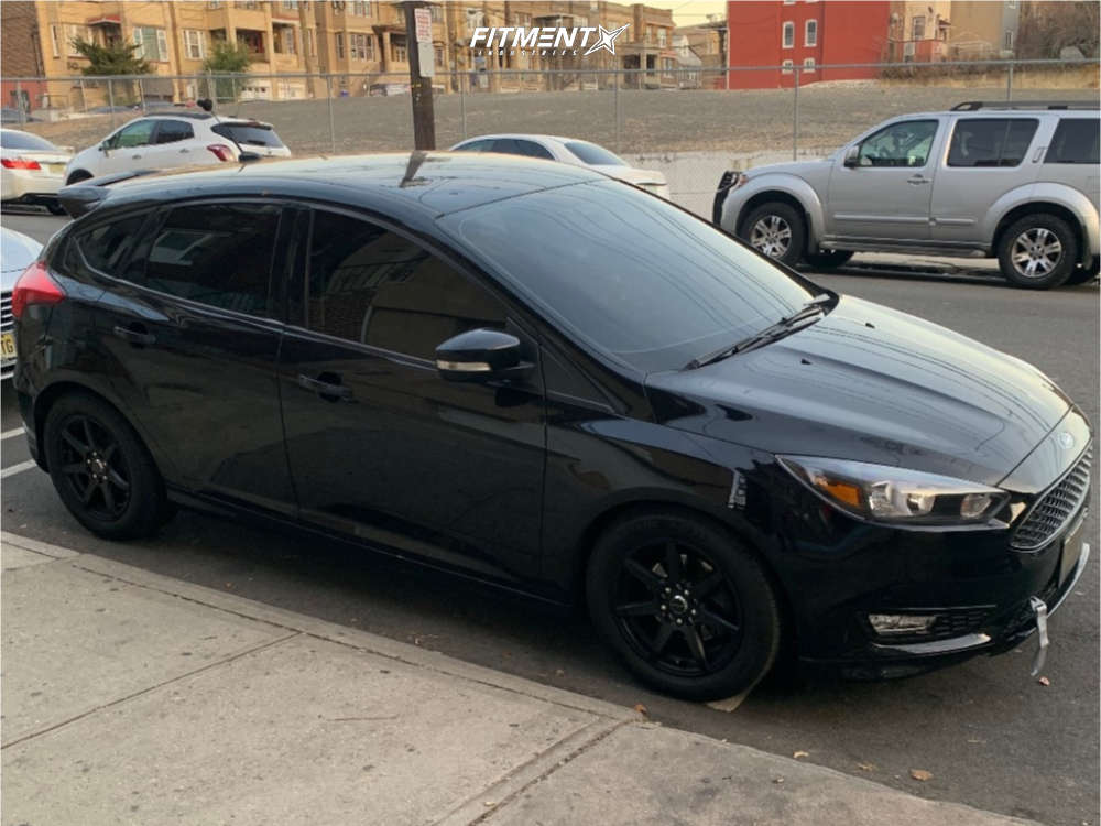 UNTRACE “focus with light” S/S Tee_A 2004 Ford Focus ZTS with 15x6.5 Motegi Mr116 and Zenna