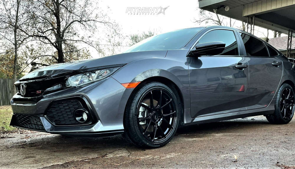 2019 Honda Civic Si with 18x8.5 Enkei Tsv and Vercelli 235x40 on Stock