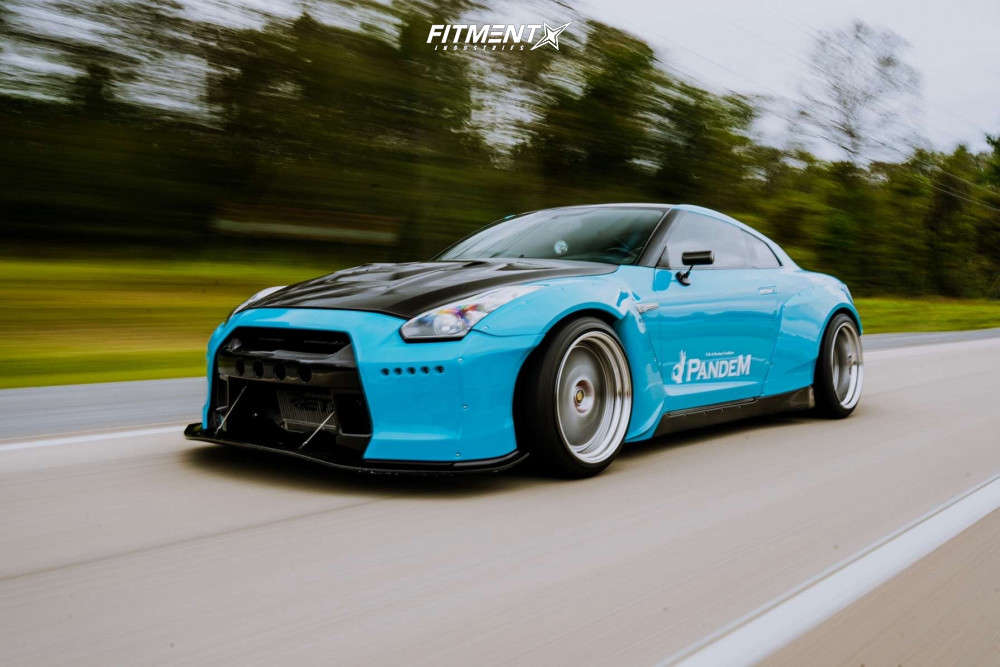 2009 Nissan GT-R Premium with 20x11.5 Work Vsxx and Bridgestone