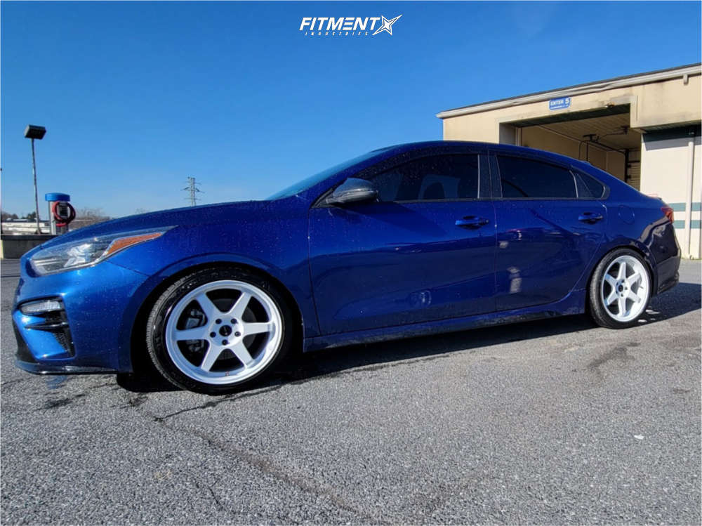 2021 Kia Forte GT with 18x8.5 Vors Tr37 and Kumho 225x40 on Coilovers