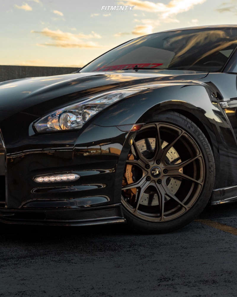 2012 Nissan GT-R Black Edition with 20x10 Vorsteiner V-ff103 and