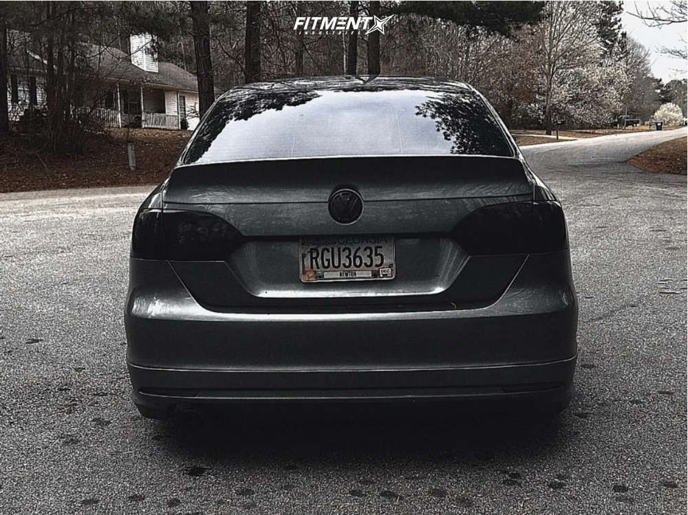 2014 Volkswagen Jetta S with 18x8.5 Aodhan AH-X and Vercelli 215x35 on ...