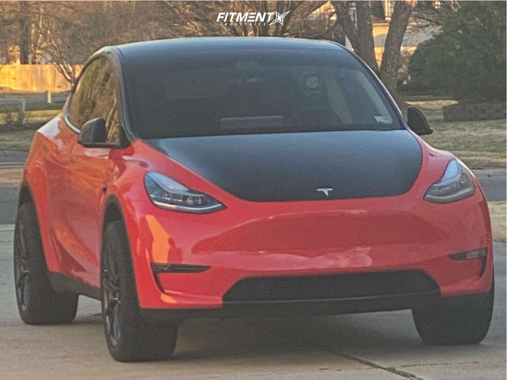 2021 Tesla Y Long Range with 20x10 TSW Sprint and Toyo Tires 295x40 on