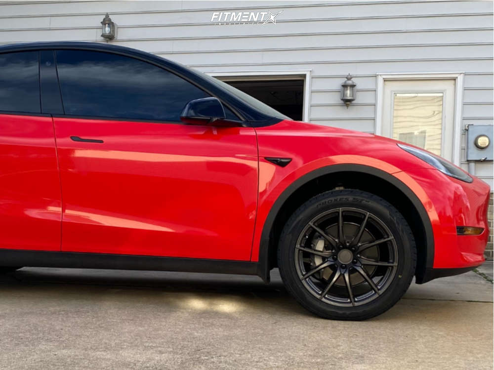 2021 Tesla Y Long Range with 20x10 TSW Sprint and Toyo Tires 295x40 on