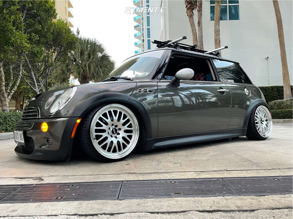 2006 Mini Cooper S with 17x8 XXR 531 and Accelera 185x35 on Coilovers ...