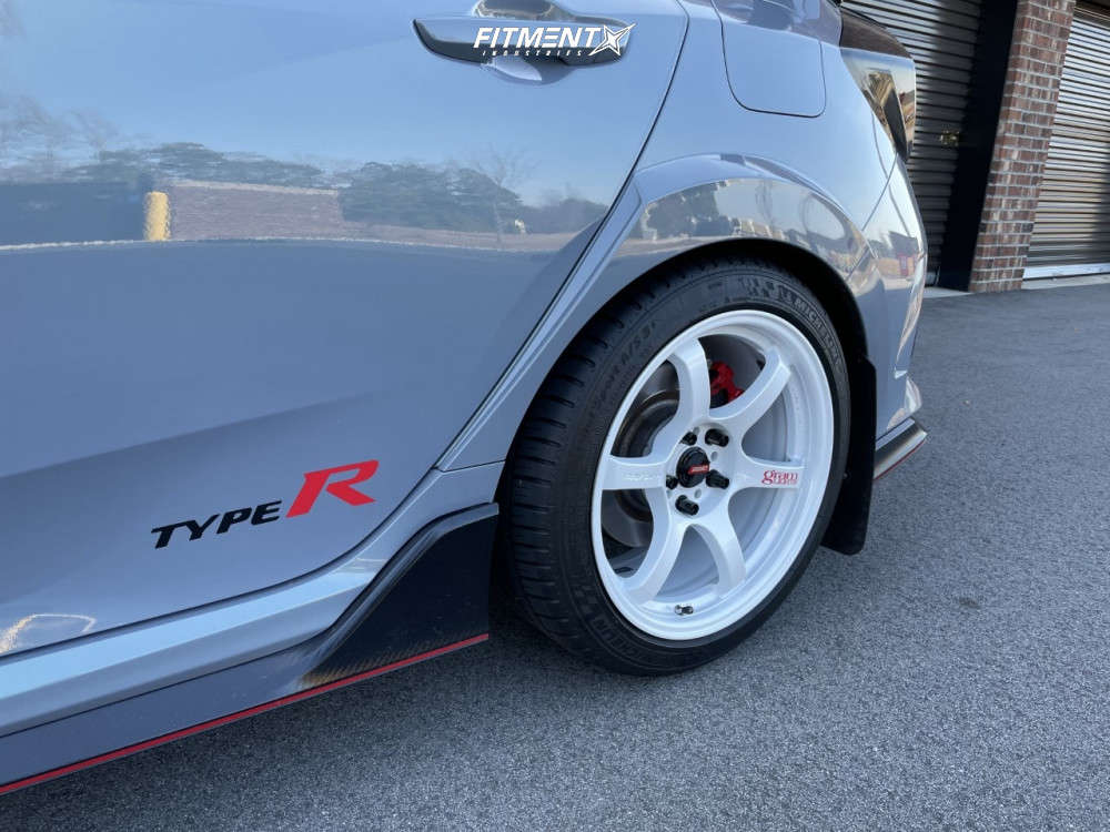 Type R Fitment 2019 Honda Civic Type R with 18x9.5 Gram Lights 57dr and Michelin ...