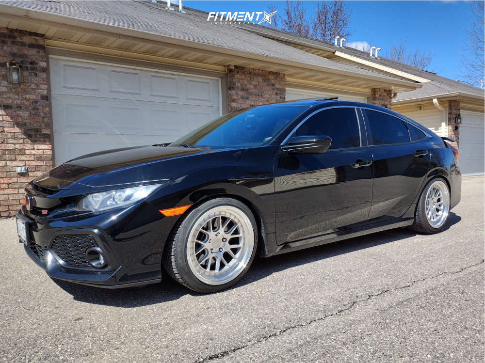 HP-ep3 R5-5625U/F512S/W1 1H/NSV です。 2017 Honda Civic Si with 18x9.5 Aodhan Ds06 and Fullway 225x40 on