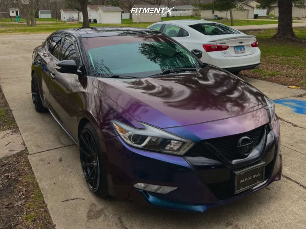 2016 Nissan Maxima SL with 20x10 F1R F29 and Lexani 235x35 on