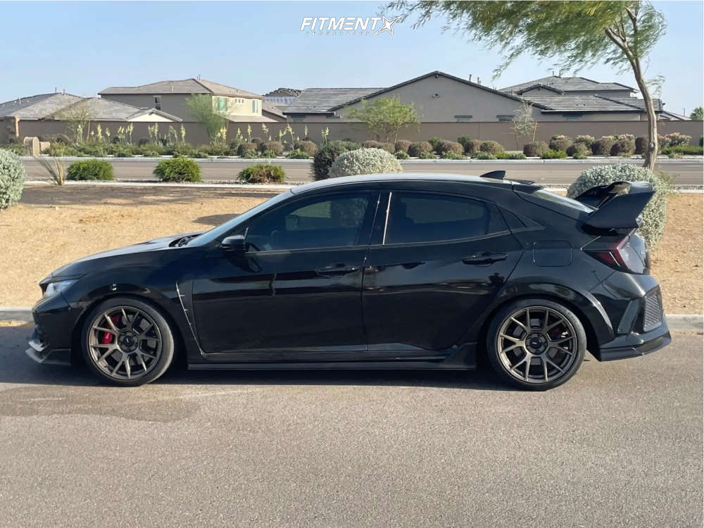 2019 Honda Civic Type R with 18x9.5 Konig Ampliform and General 255x35 ...
