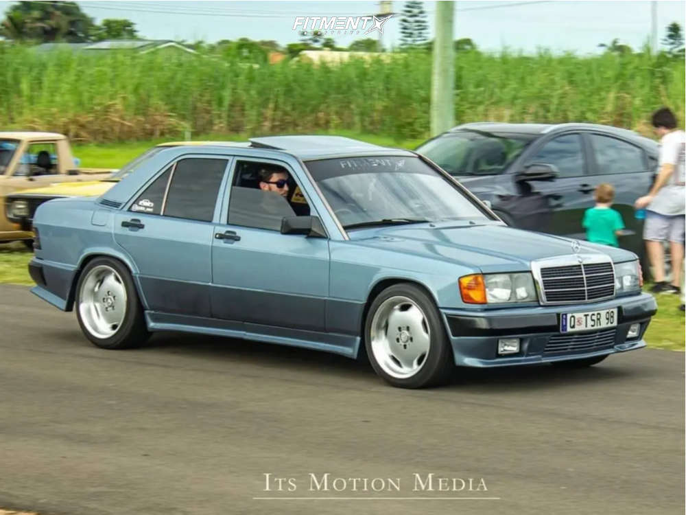1990 Mercedes-Benz 190E 2.6 with 17x8 Alzor 803 and GT Radial