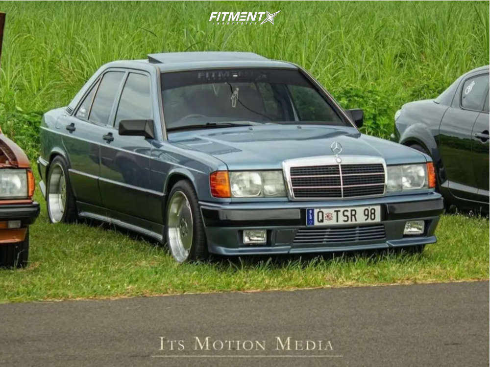 1990 Mercedes-Benz 190E 2.6 with 17x8 Alzor 803 and GT Radial