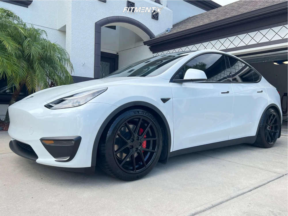 2020 Tesla Y Performance with 20x9 Aodhan Aff3 and Michelin 255x40