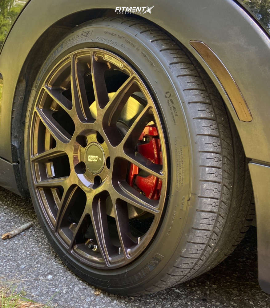 2016 Mini Cooper Clubman S with 18x8 Flow One Race Spec F2 and Michelin ...