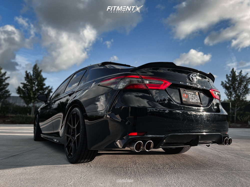 2018 Toyota Camry SE with 20x8.5 Rotiform KPS and Toyo Tires 235x35 on ...