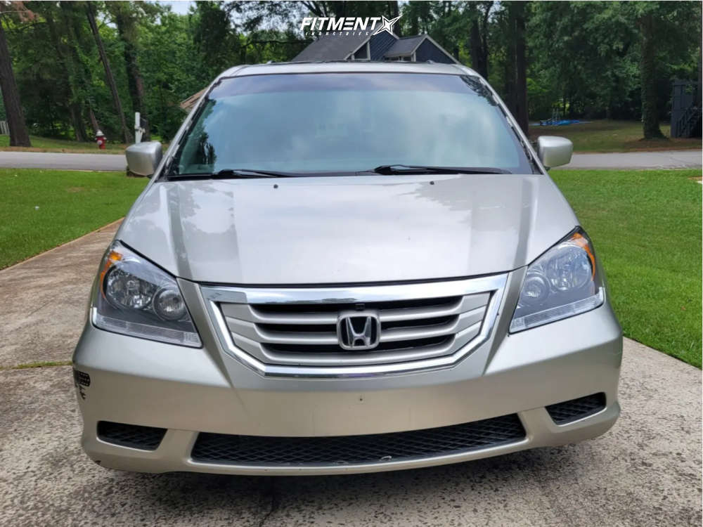 2008 Honda Odyssey EXL with 20x10 Niche Verona and Vercelli 255x35 on