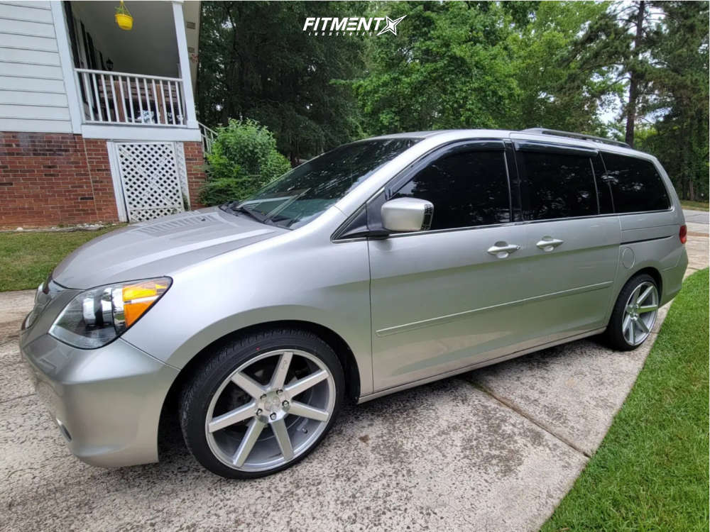 2008 Honda Odyssey EXL with 20x10 Niche Verona and Vercelli 255x35 on Stock Suspension