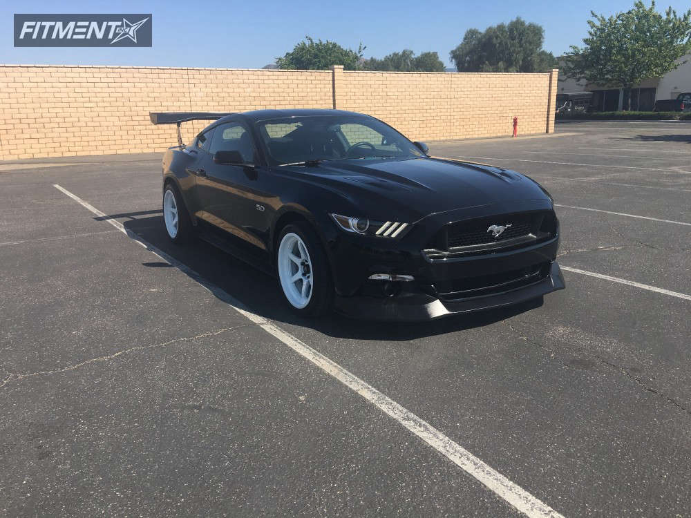2016 Ford Mustang GT with 18x9.5 Cosmis Racing XT-006R and