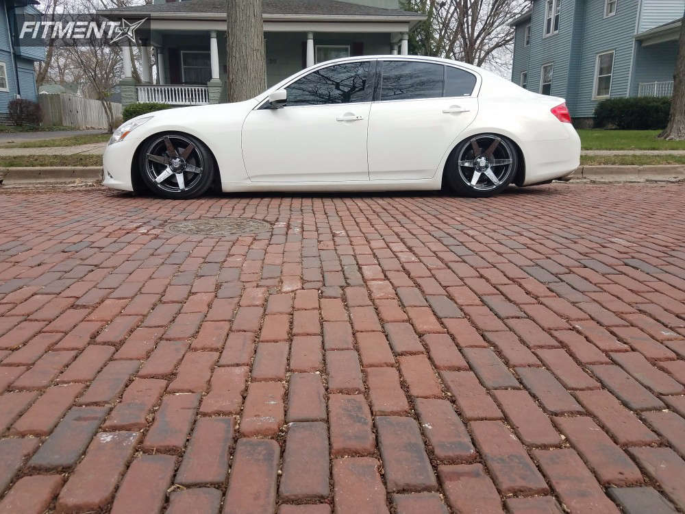 2012 INFINITI G37 Journey with 18x9.5 Cosmis Racing S1 and Accelera