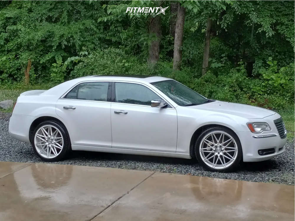 2012 Chrysler 300 Limited with 22x10.5 1AV Zx4 and Delinte 265x35