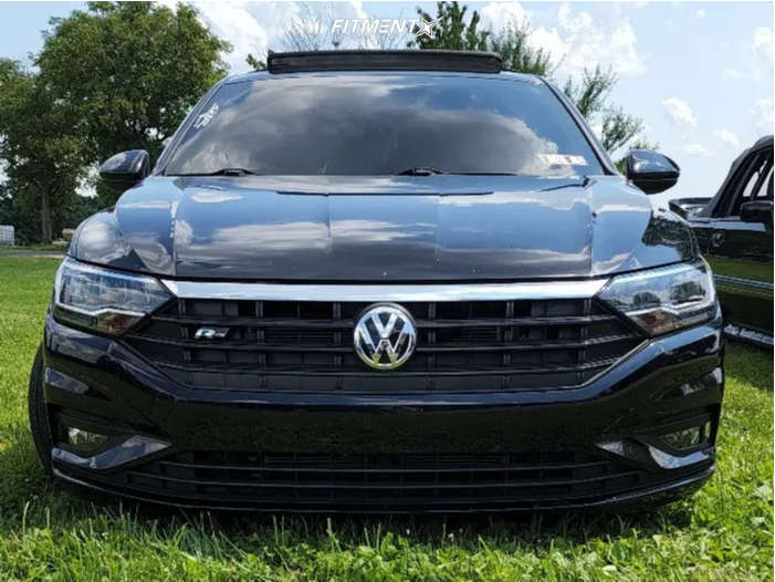 2021 Volkswagen Jetta R-Line with 18x9 JNC Jnc005 and Vercelli 225x40 ...