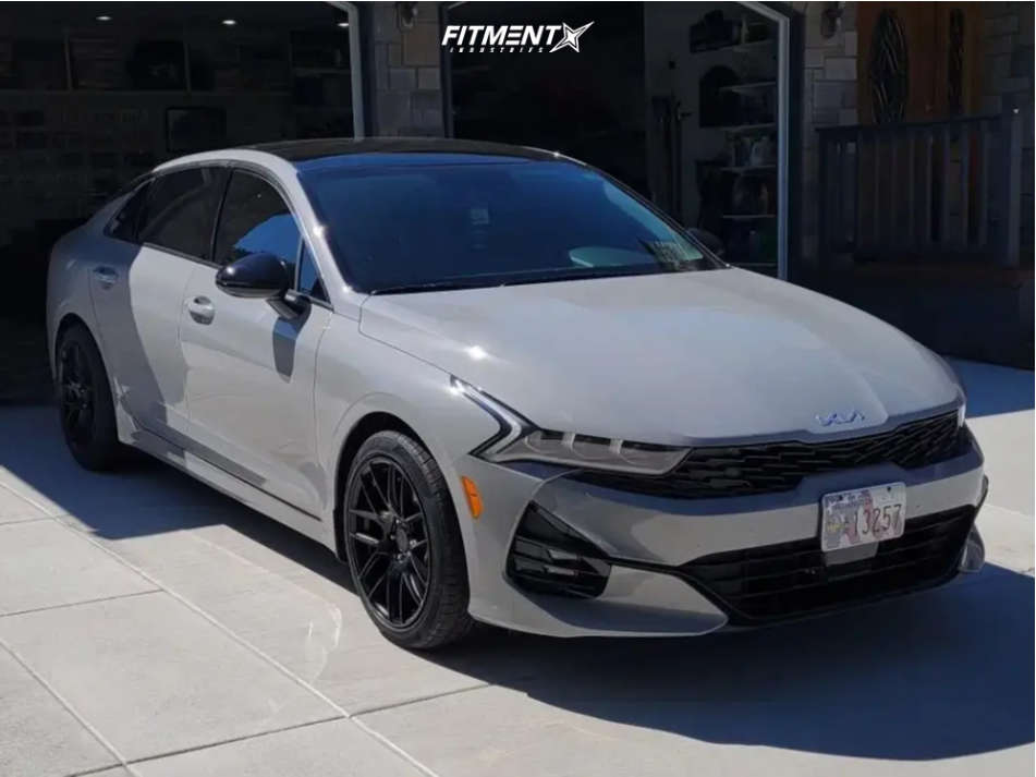 2022 Kia K5 GT-Line with 18x8.5 Aodhan Ah-x and Vercelli 225x45 on