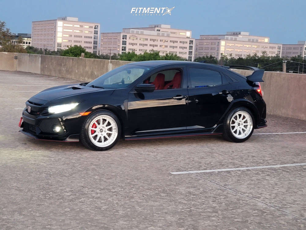 2018 Honda Civic Type R with 18x9.5 ESR CS12 and Continental 255x40 on ...