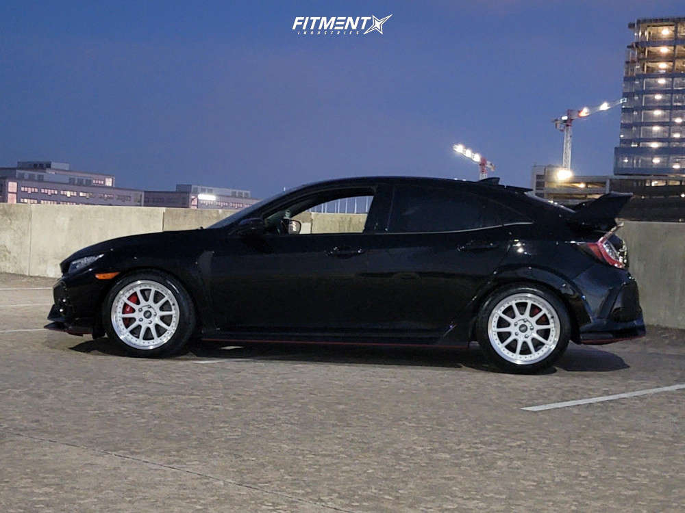 2018 Honda Civic Type R with 18x9.5 ESR CS12 and Continental 255x40 on ...