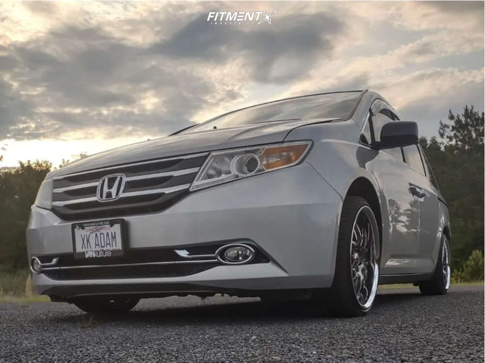 2011 Honda Odyssey EX-L with 20x10.5 XXR 526 and Achilles 225x35