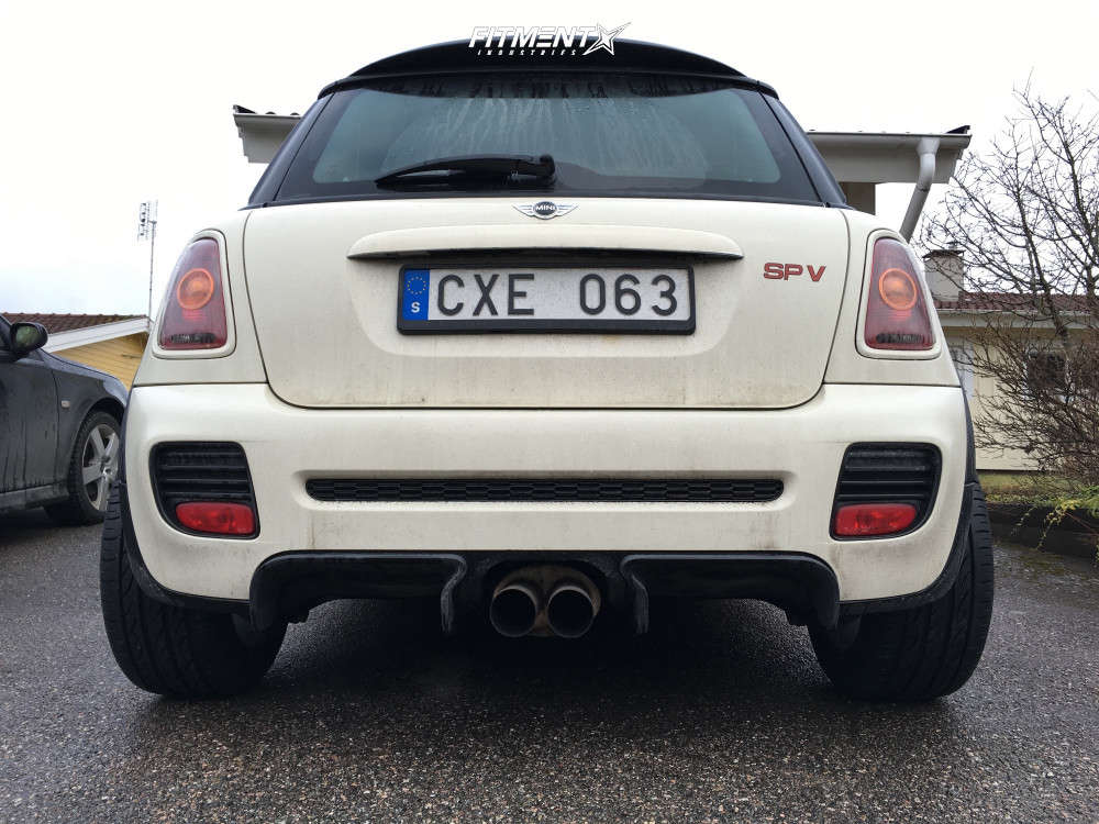 2007 Mini Cooper S with 17x8 Japan Racing Jr3 and Pirelli 225x45 on ...