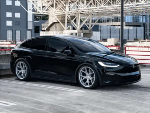 2022 Tesla X Plaid with 22x9.5 Vossen Hf5 and Michelin 265x35 on